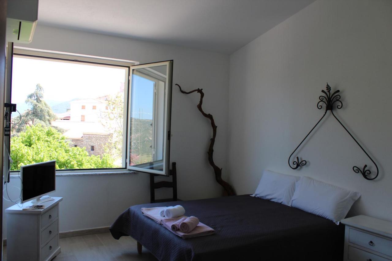 Bed And Breakfast Murales Orgosolo Luaran gambar
