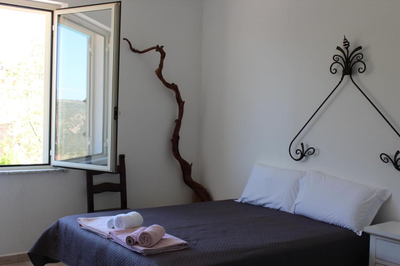 Bed And Breakfast Murales Orgosolo Luaran gambar