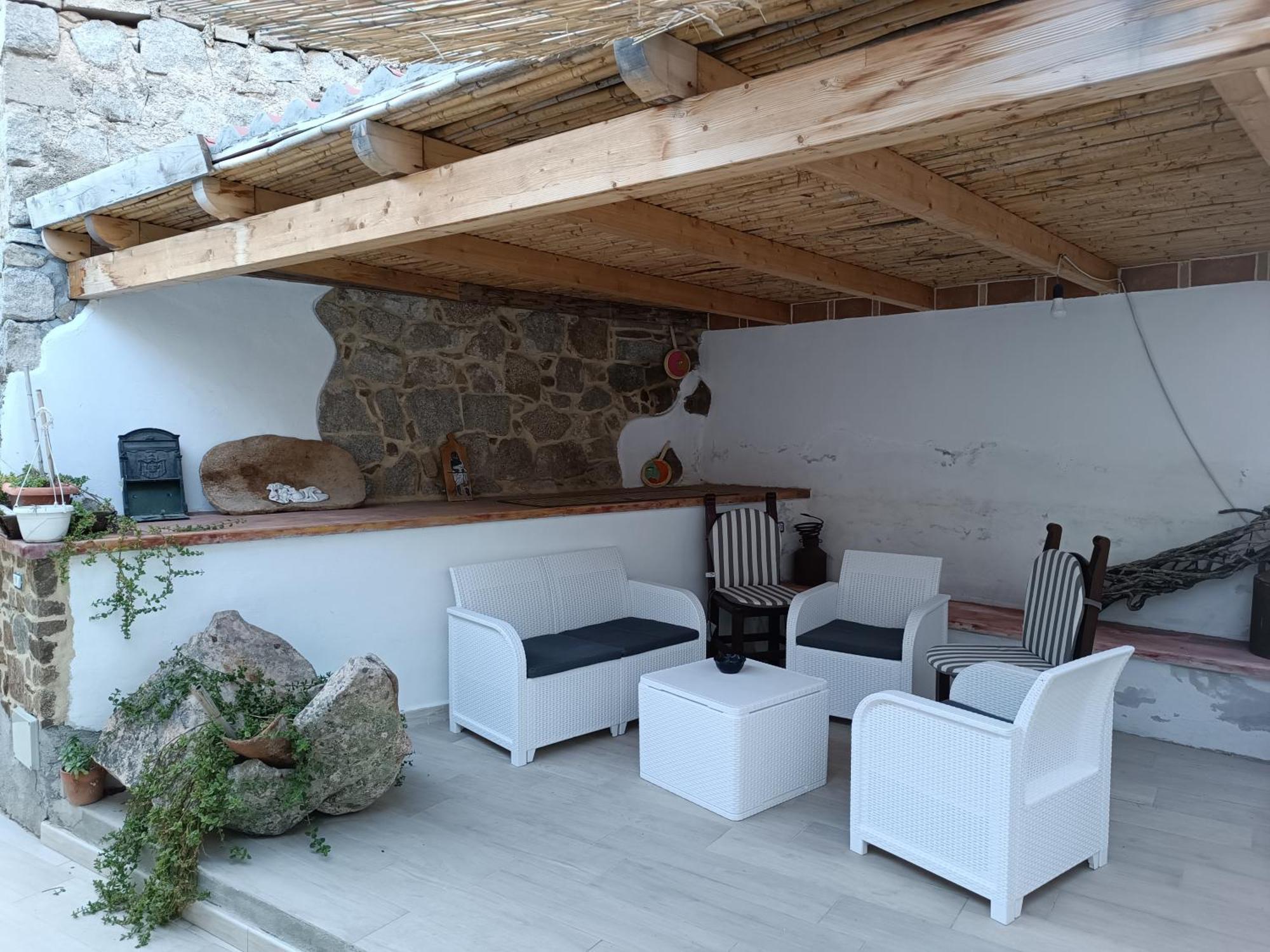 Bed And Breakfast Murales Orgosolo Luaran gambar